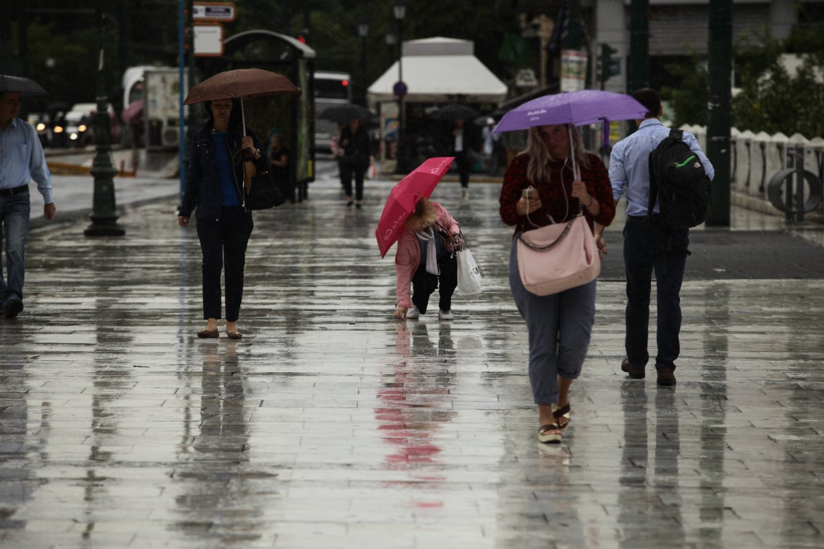Καιρός: Έρχονται βροχές και καταιγίδες
